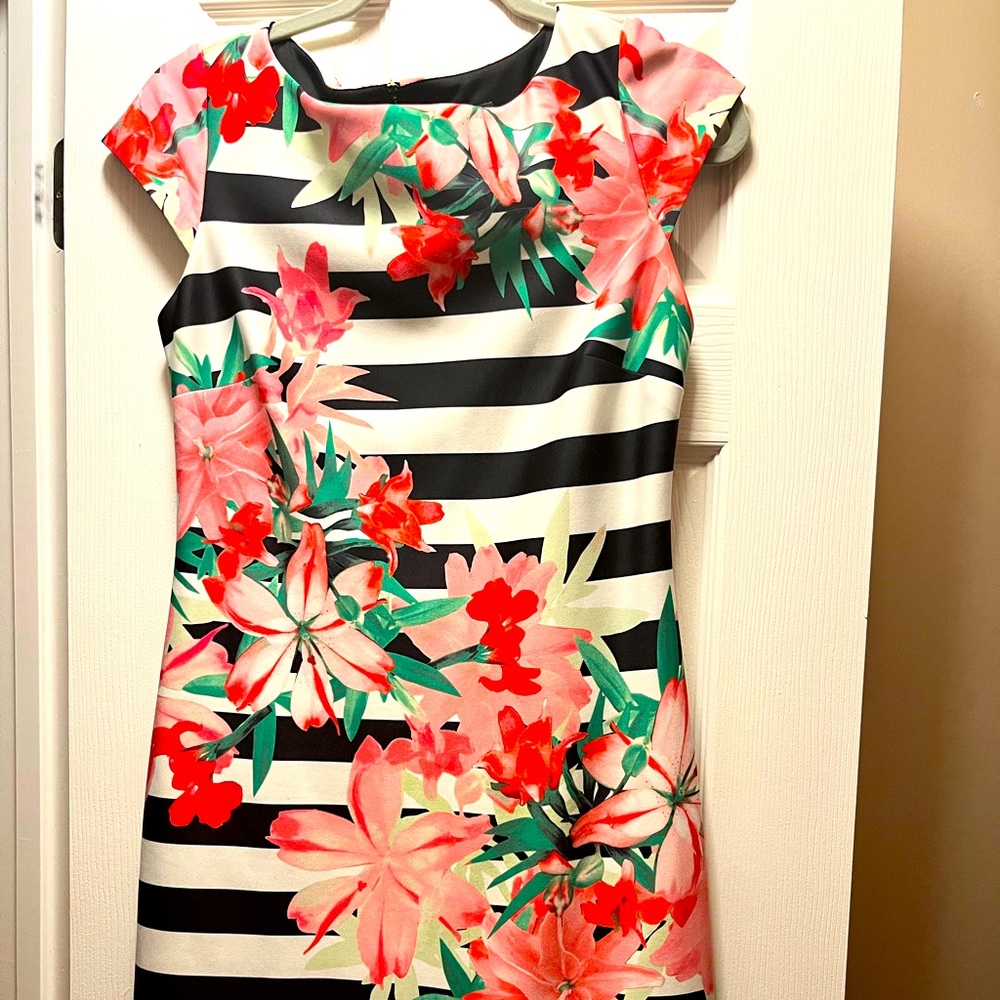 Beautiful Vince Camuto floral dress